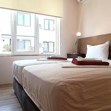 アパート Private Apartment, Baba Tonka St