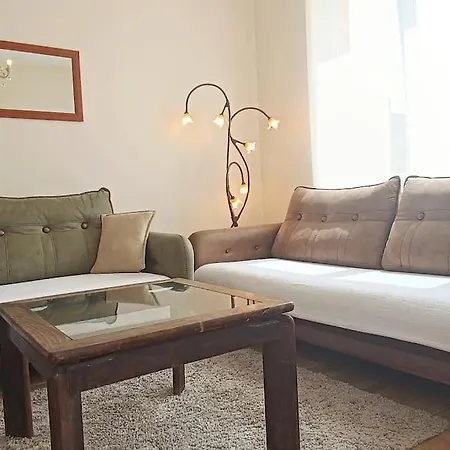 Private Apartment, Baba Tonka St アパート